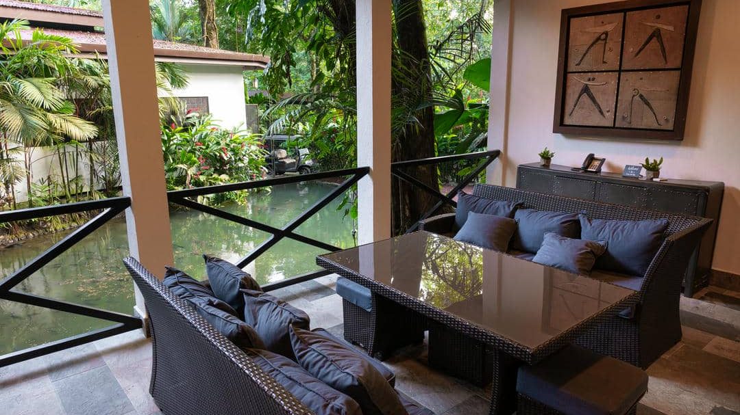 Fam Villa private Jacuzzi Sitting area